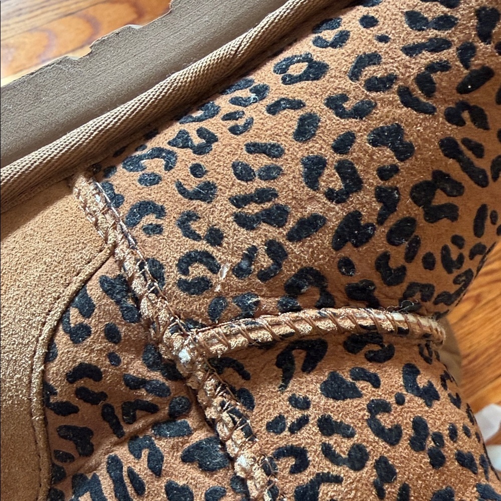 UGG Leopard Print Women's Boots - Picture 9 of 9